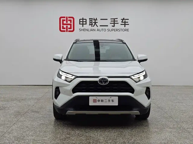 Toyota RAV4 — Фото автомобиля 5