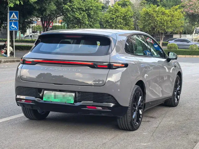 Leapmotor Leapmotor Lafa 5 2026 515 Standard Model — Фото автомобиля 4