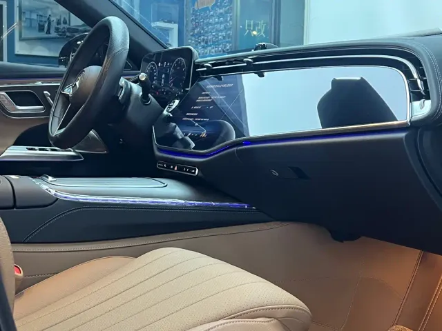 Mercedes-Benz E-Class — Фото автомобиля 17