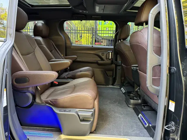 Toyota Sienna — Фото автомобиля 15