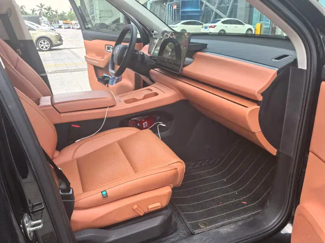 Leapmotor C10 — Фото автомобиля 10