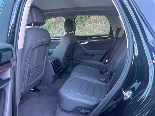Volkswagen Touareg — Фото автомобиля 4