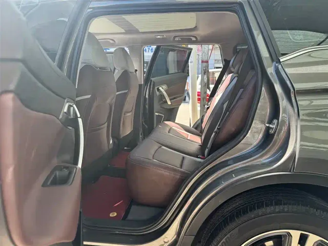 Geely Boyue — Фото автомобиля 16