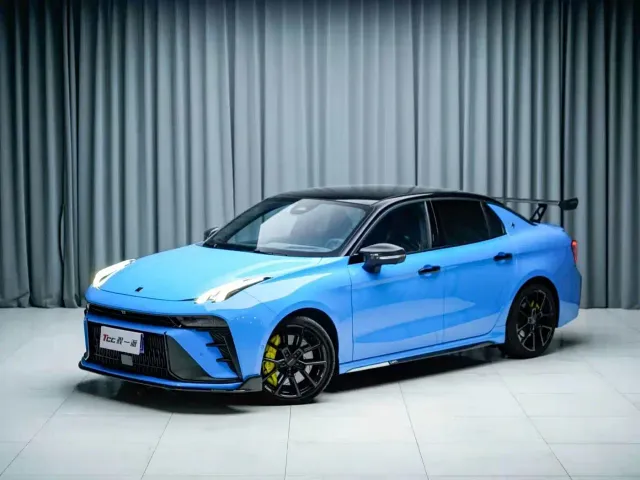 Фотография автомобиля — Lynk & Co 03