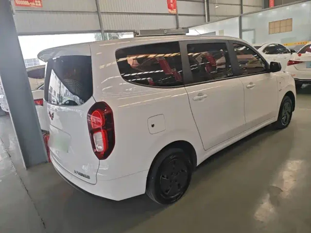 Wuling Hongguang — Фото автомобиля 4