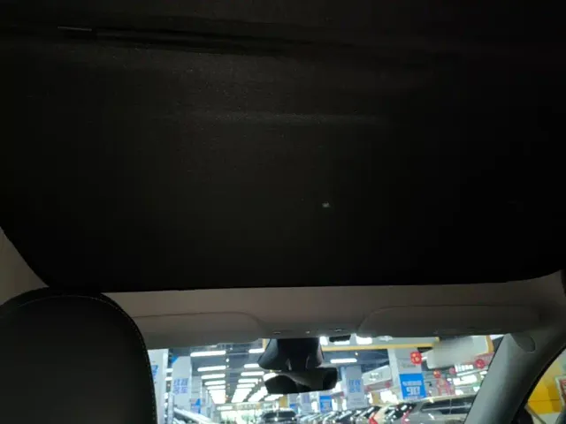 Tesla Model Y — Фото автомобиля 17