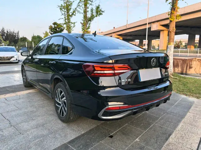Volkswagen Lavida — Фото автомобиля 10