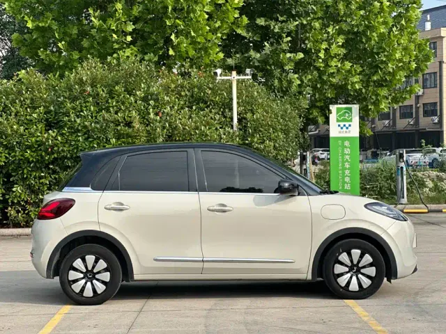 Wuling Bingo — Фото автомобиля 14