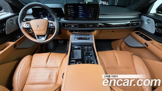 Lincoln Aviator — Фото автомобиля 7