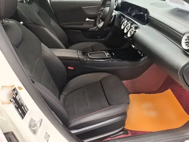 Mercedes-Benz A-Class — Фото автомобиля 24