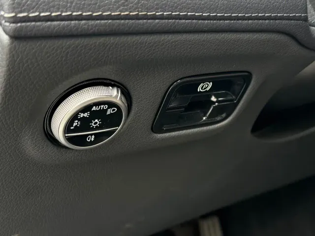 Mercedes-Benz EQE SUV — Фото автомобиля 9