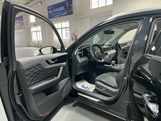 Hongqi HS5 — Фото автомобиля 9