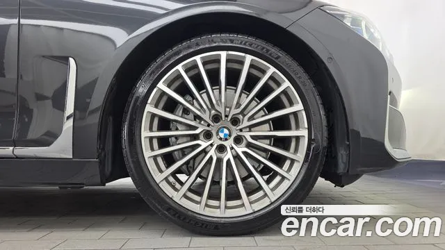 BMW 7 Series — Фото автомобиля 21