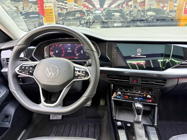 Volkswagen Passat — Фото автомобиля 6