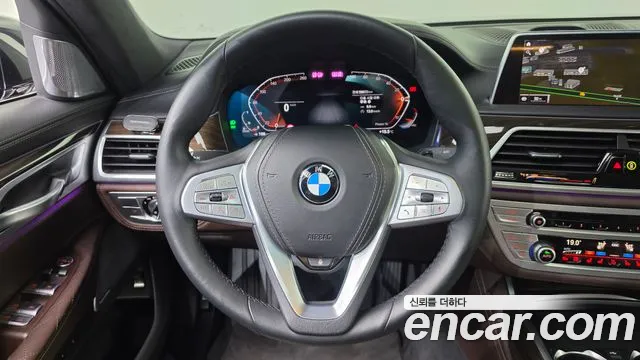 BMW 7 Series — Фото автомобиля 13