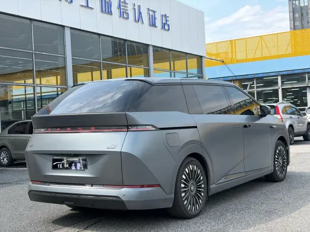 Xpeng X9 — Фото автомобиля 2