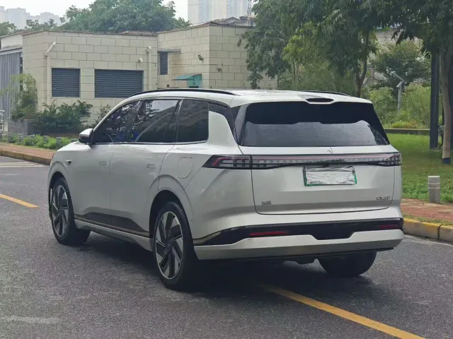 Dongfeng eπ 008 — Фото автомобиля 9