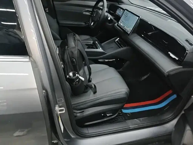 BYD Qin L — Фото автомобиля 24
