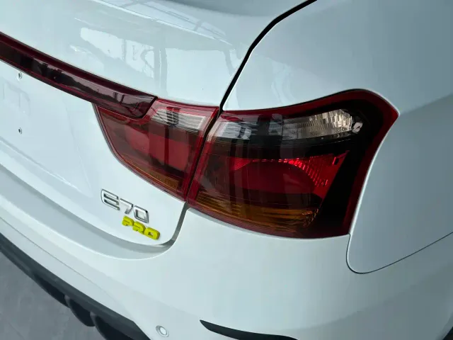 Dongfeng Fengshen E70 — Фото автомобиля 16