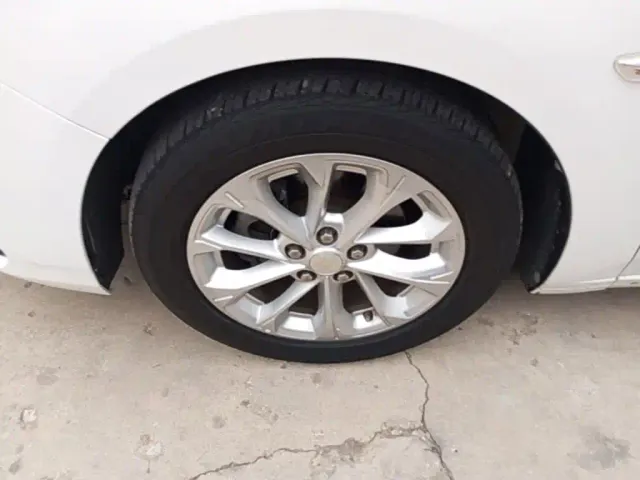 Chevrolet Monza — Фото автомобиля 22