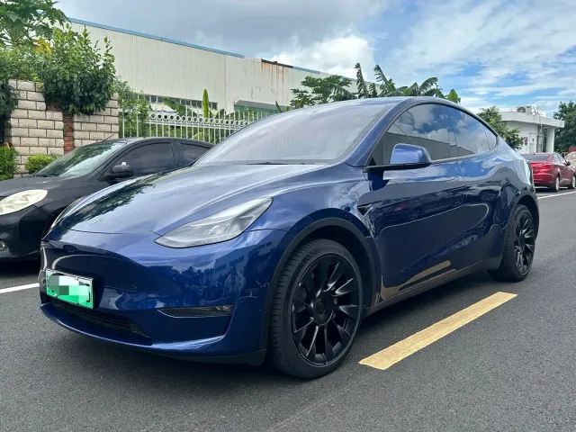 Фотография автомобиля — Tesla Model Y
