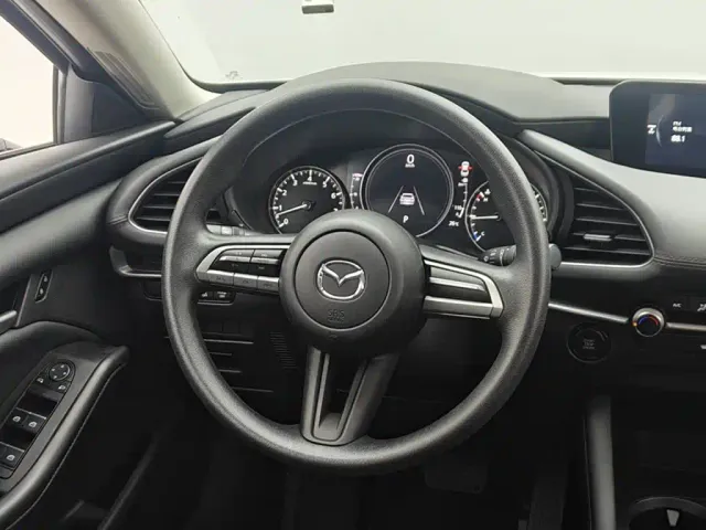 Mazda Axela — Фото автомобиля 5