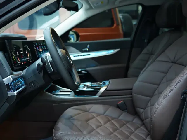 BMW 7 Series — Фото автомобиля 18