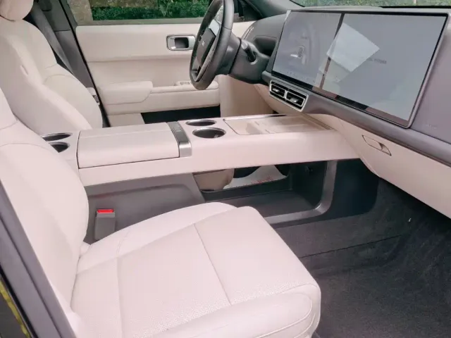 Li Auto L9 — Фото автомобиля 6