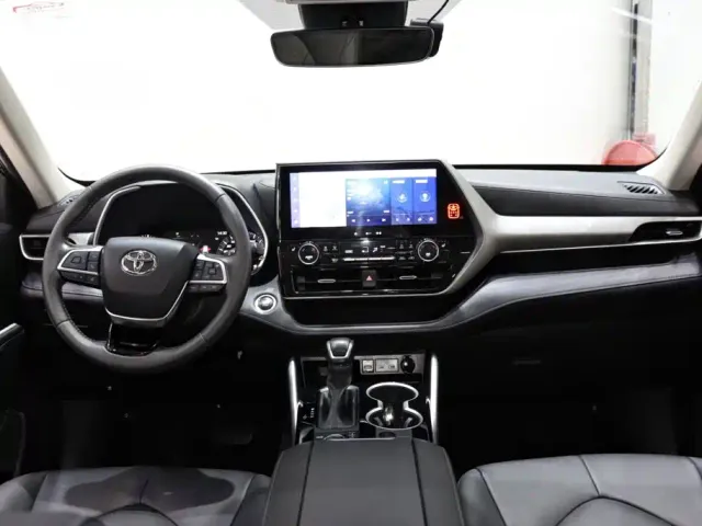 Toyota Highlander — Фото автомобиля 12