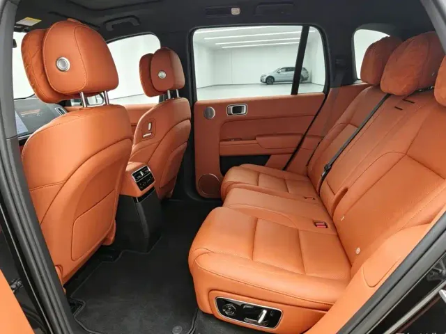Li Auto L7 — Фото автомобиля 16