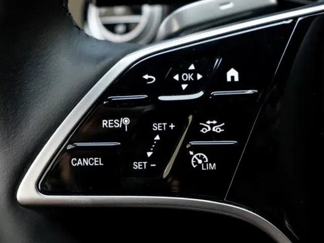 Mercedes-Benz E-Class — Фото автомобиля 17