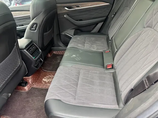 Geely Xingyue L — Фото автомобиля 6