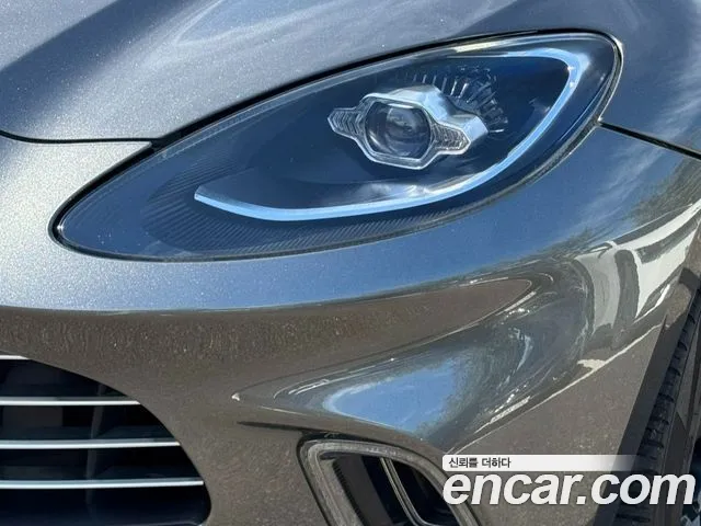 Aston Martin DBX — Фото автомобиля 12