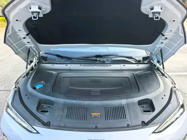 Geely Galaxy E8 — Фото автомобиля 18
