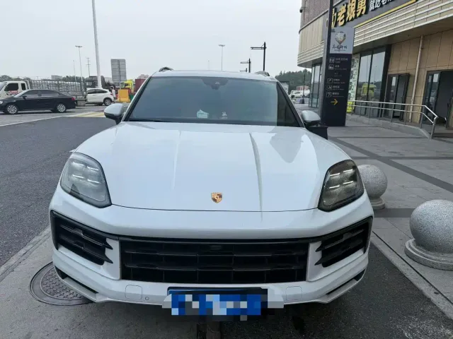 Porsche Cayenne — Фото автомобиля 2