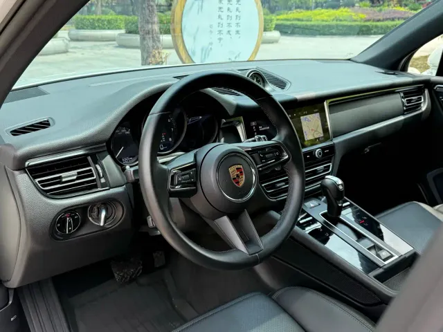 Porsche Macan — Фото автомобиля 4