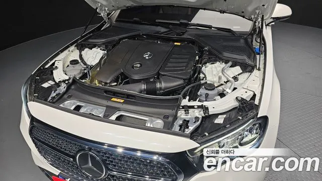 Mercedes-Benz E-Class — Фото автомобиля 6