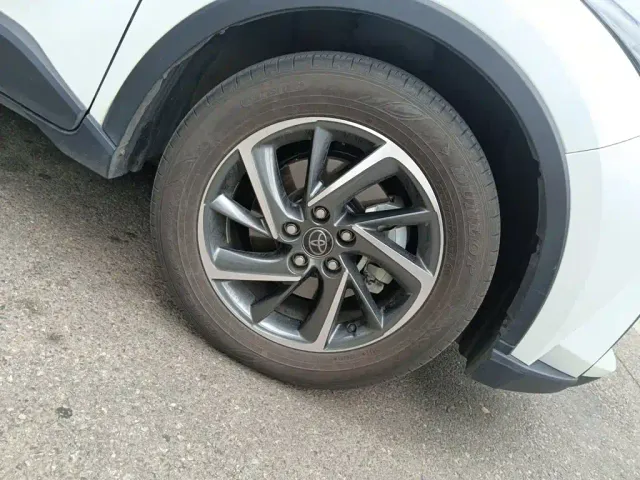 Toyota C-HR — Фото автомобиля 8
