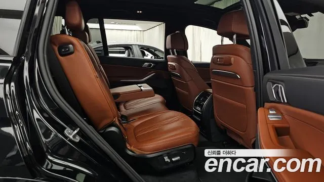 BMW X7 xDrive 40d M Sport 7 мест — Фото автомобиля 9