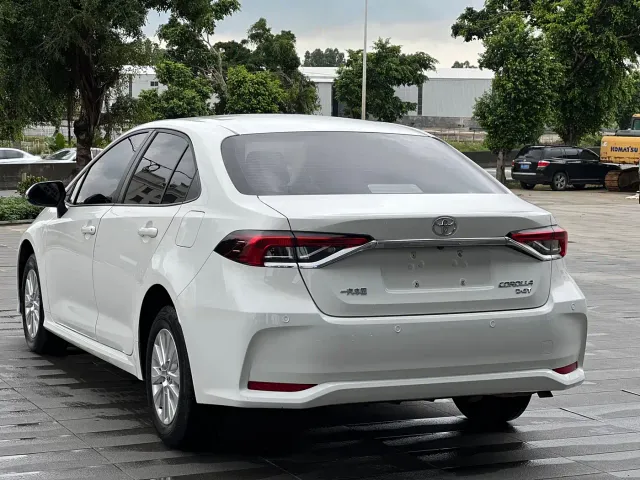 Toyota Corolla — Фото автомобиля 3