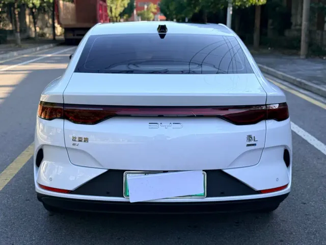 BYD Qin L — Фото автомобиля 4