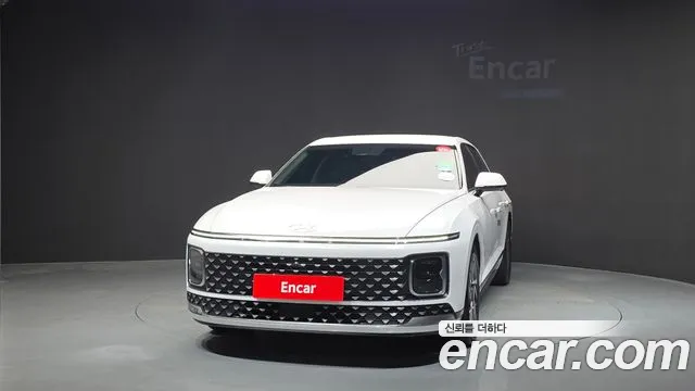 Hyundai Grandeur GN7 — Фото автомобиля 3