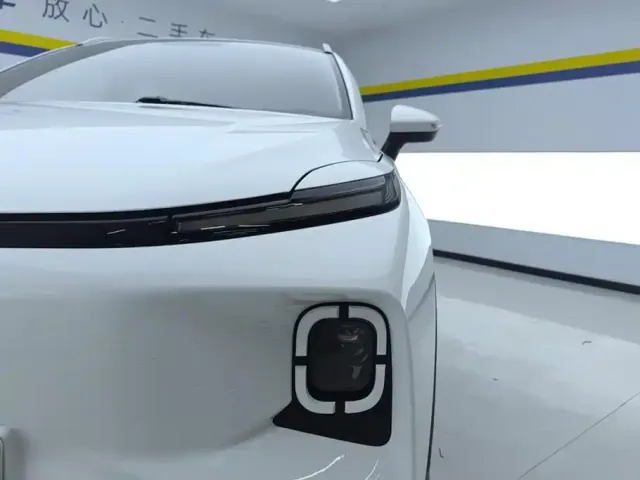 Geely Geometry Geely Geometry E Firefly 2024 Model 301km Light Flow — Фото автомобиля 5
