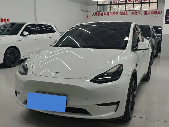 Фотография автомобиля — Tesla Model Y