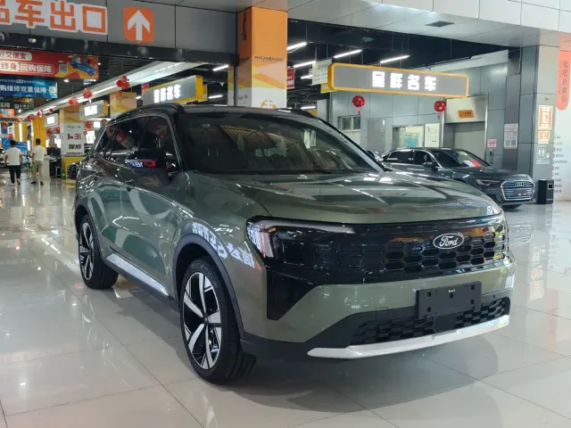 Ford Lingrui — Фото автомобиля 3