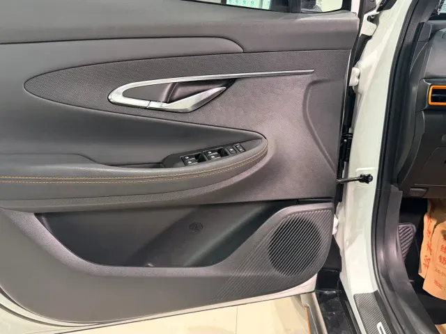 Changan UNI-T — Фото автомобиля 12