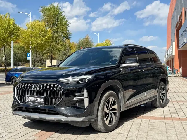 Фотография автомобиля — Audi Q6