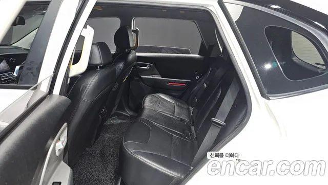 Kia Niro — Фото автомобиля 11