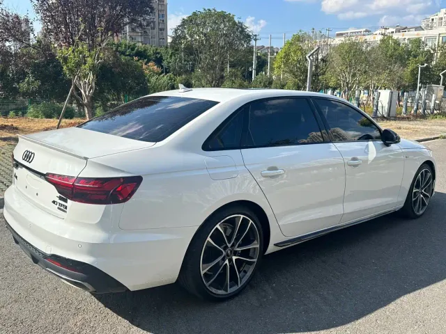 Audi A4L — Фото автомобиля 9