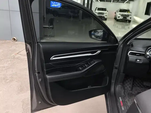 Geely Emgrand — Фото автомобиля 7